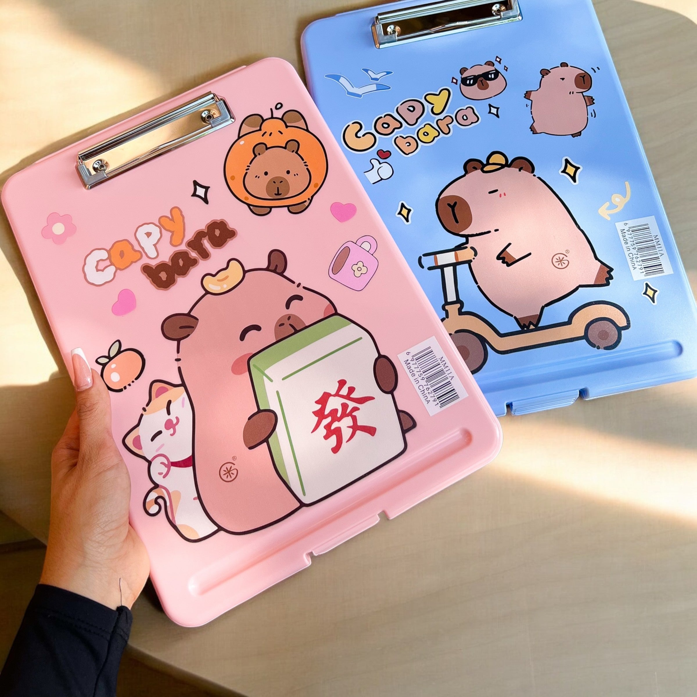 Carpeta con Depósito y Gancho Capybara