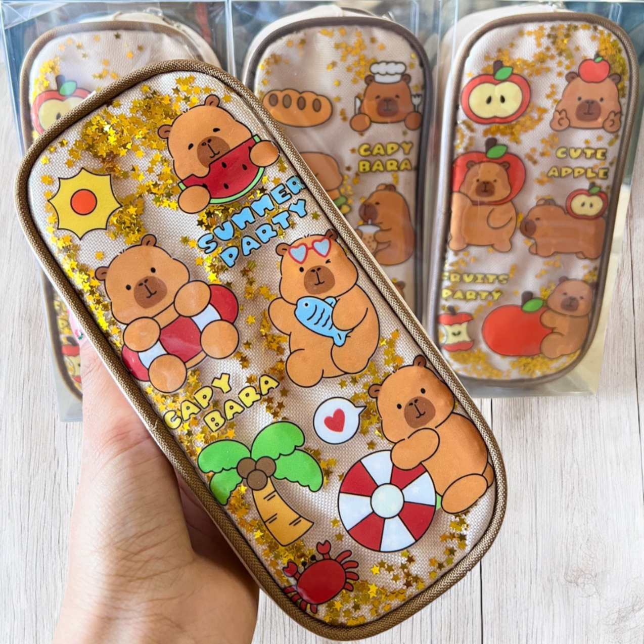 Cartuchera Capybara Estrellitas Glitter