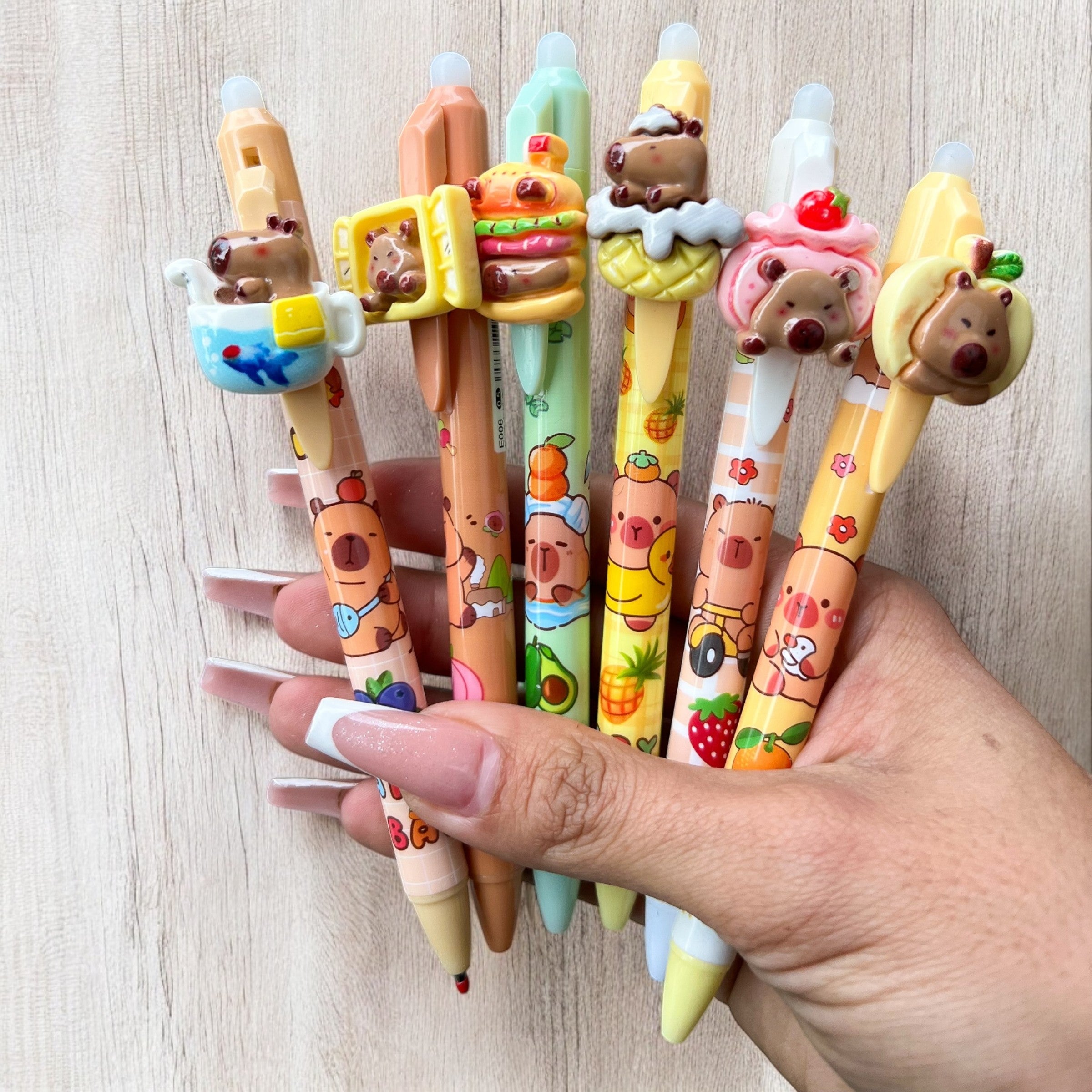 Retractable Erasable Capybara Pen