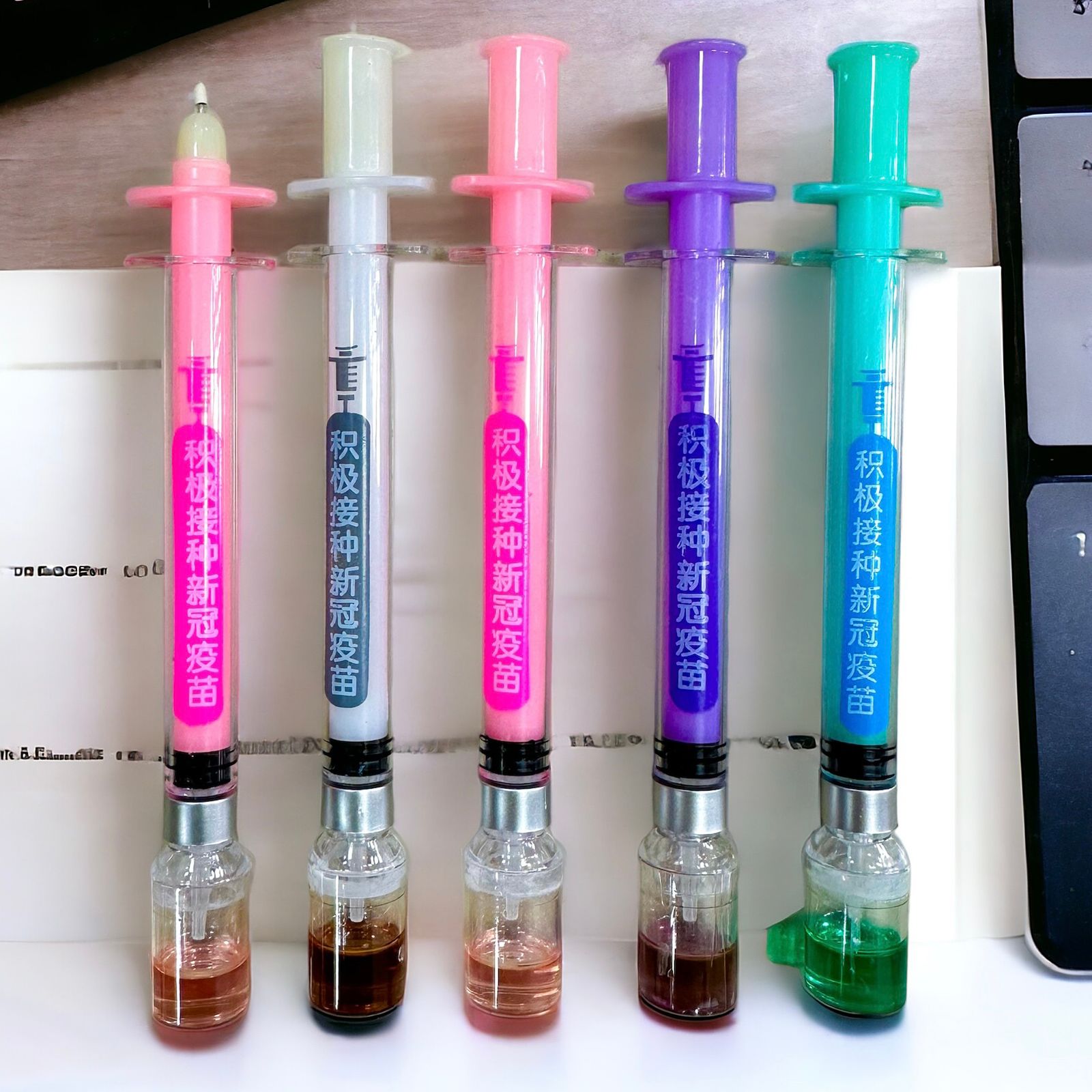 Lapicero Jeringa con Vacuna 2.0