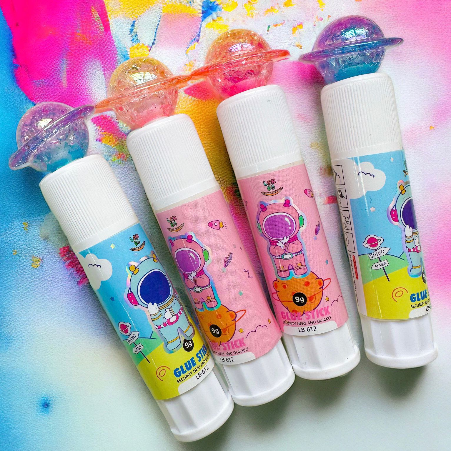 Pegante en Barra Planeta Cristal