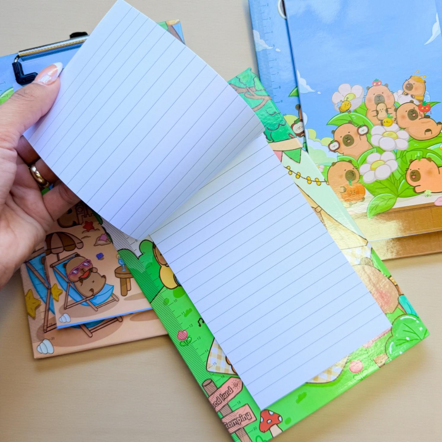 Planillero con Hojas Capybara