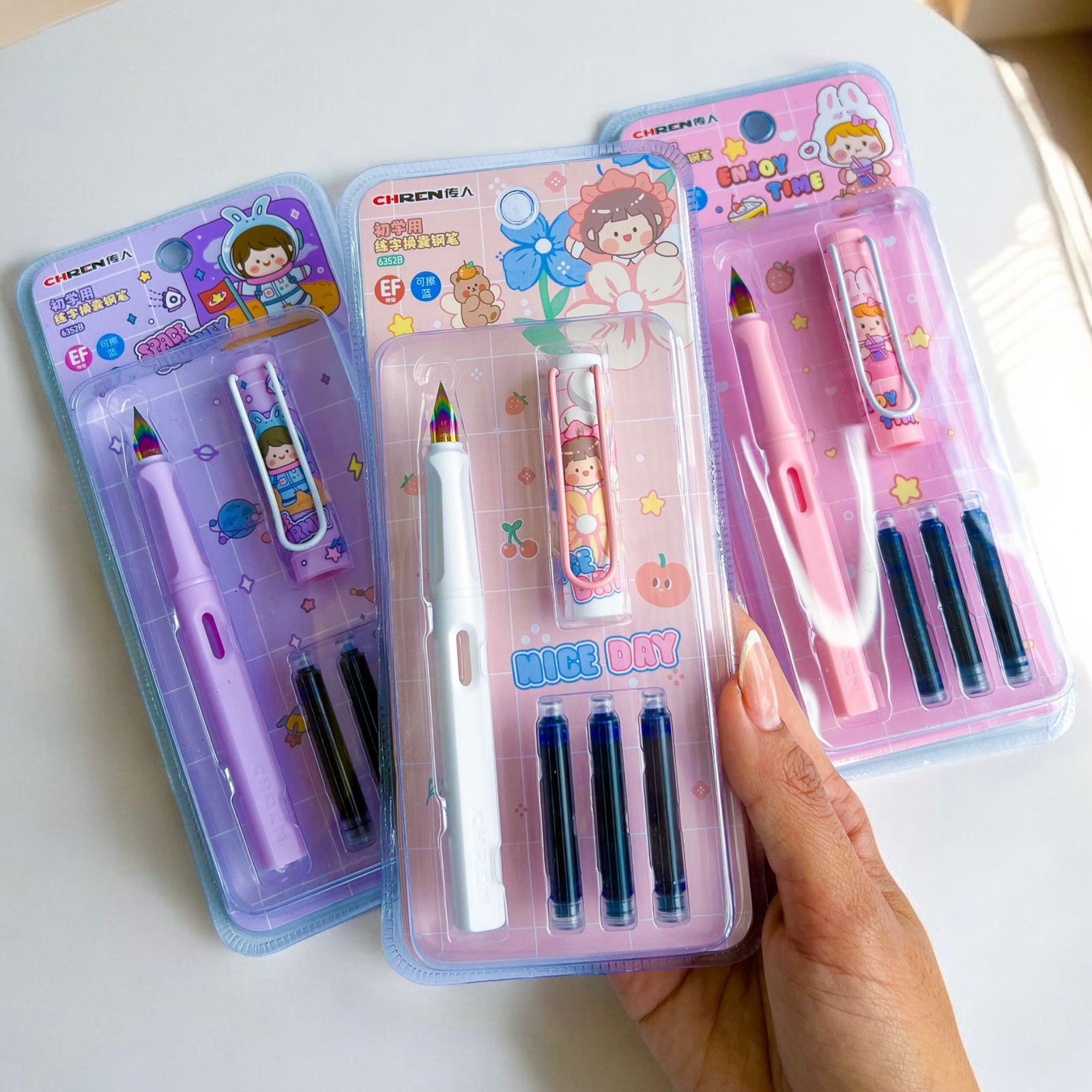 Set de Pluma con Repuesto Kawaii